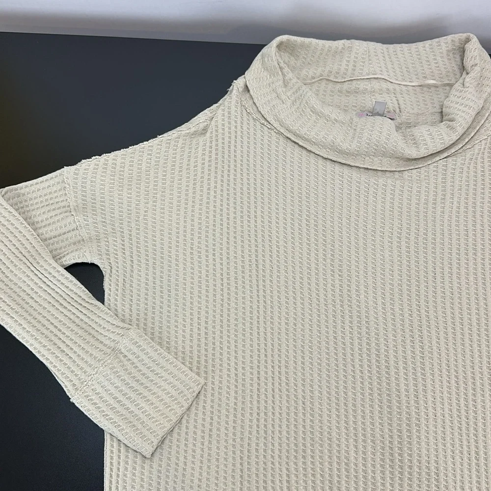 Free‎ People Stone Cold Juicy Long Sleeve Waffle Knit Top L Oversized Cowl Neck